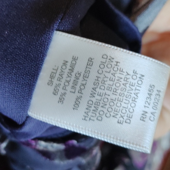 Design Lab Navy blue cold shoulder flutter sleeve blouse size small - Picture 9 of 10